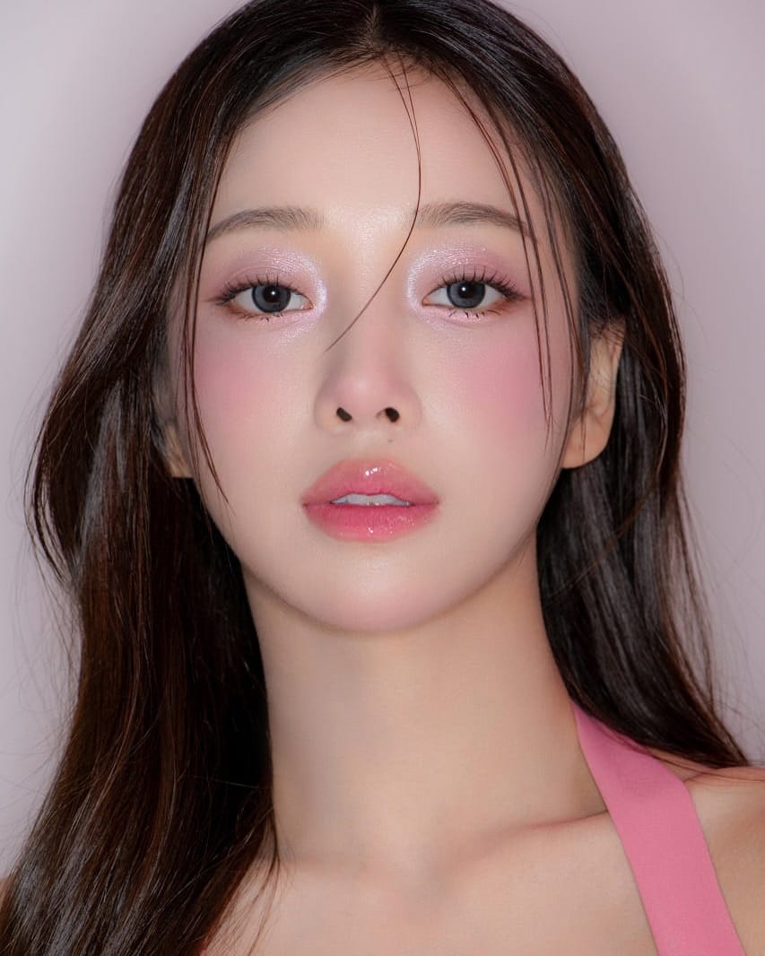 Post 8 by 메이크업 헤어 프리랜서 김소연 on Instagram (carousel)