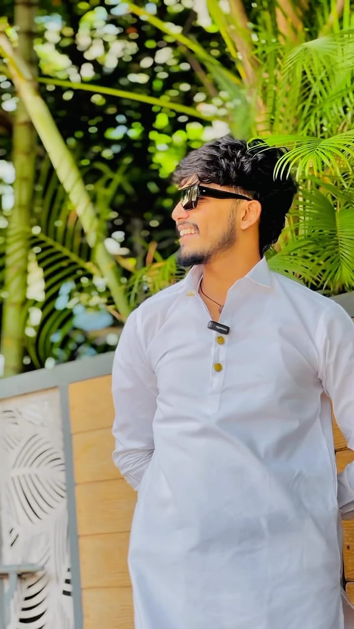 Post 1 by यश सोपानशेठ चोरघडे 🤴🏻 on Instagram (video)