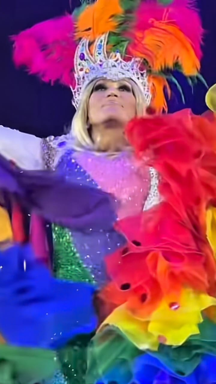 Post 8 by Laura Leon on Instagram (video)