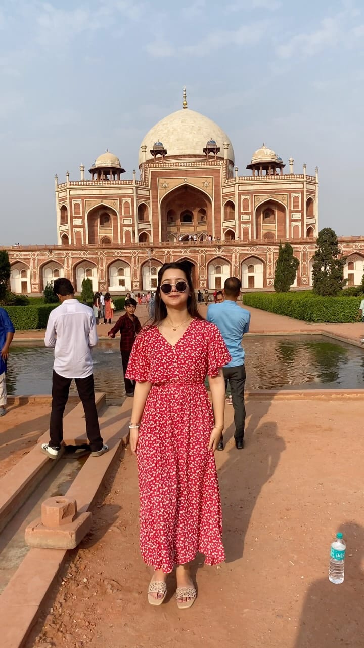 Post 4 by Kritika Chauhan on Instagram (video)