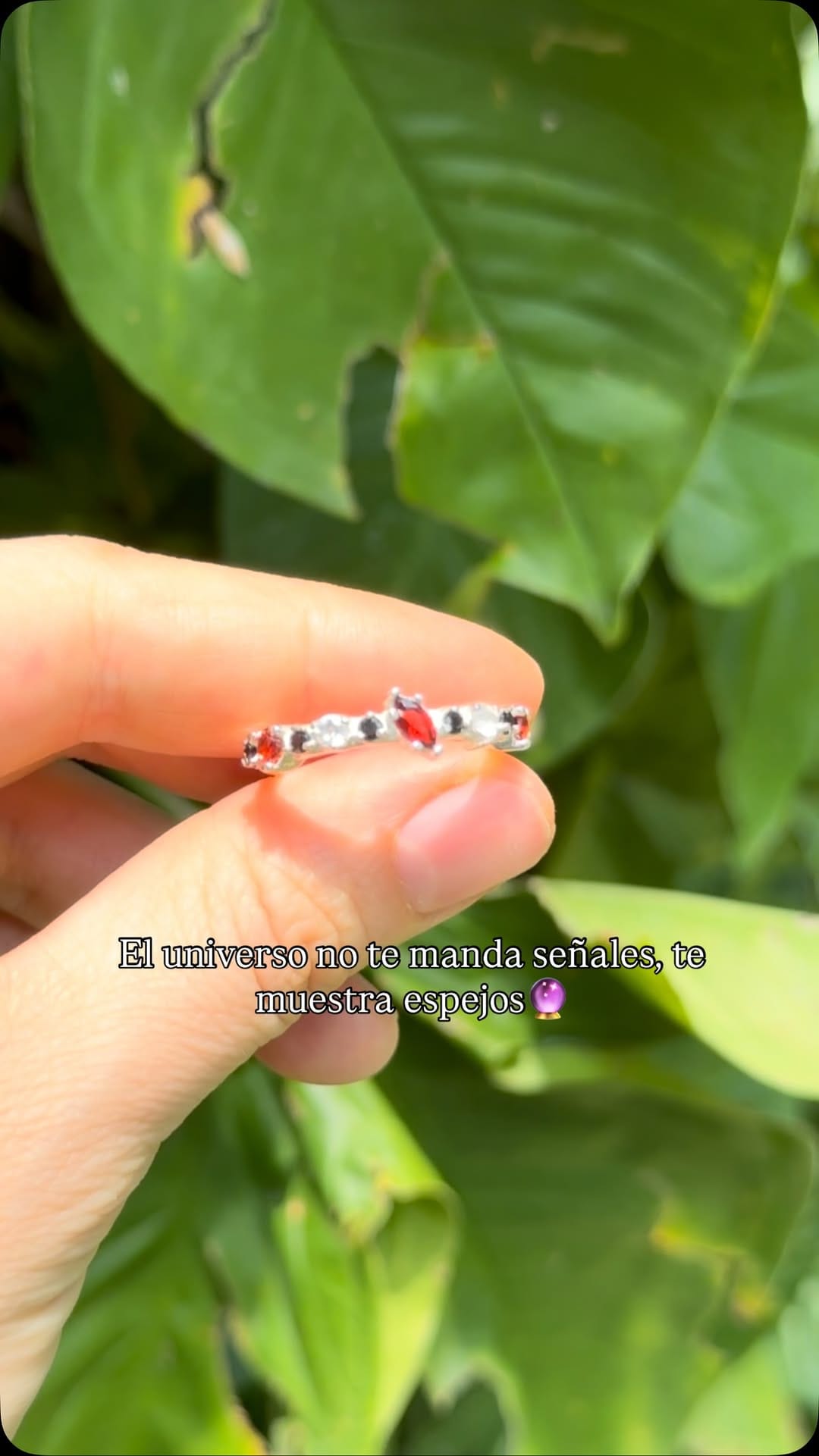Post 2 by Amenti Joyería esotérica de autor on Instagram (video)