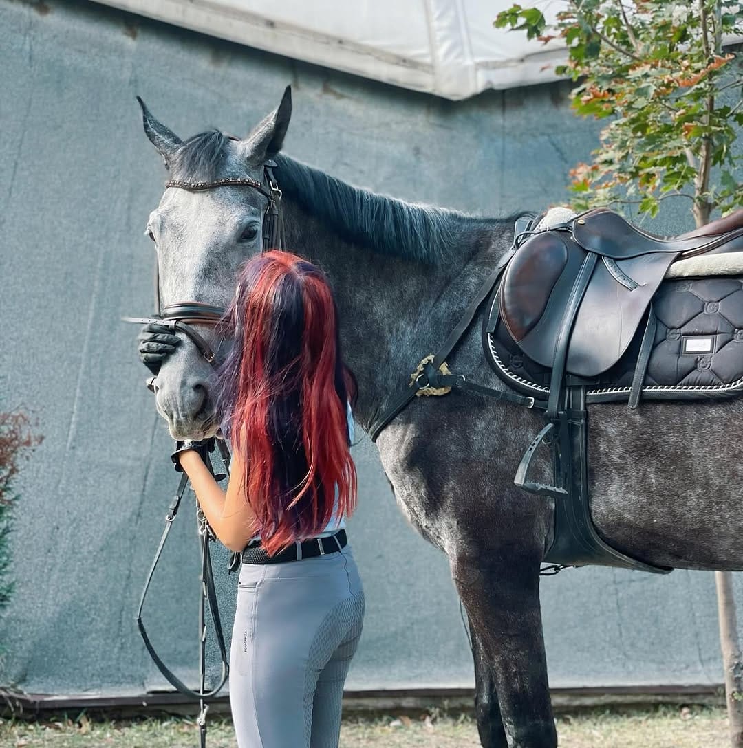 Post 9 by Bibi Ionescu on Instagram (carousel)