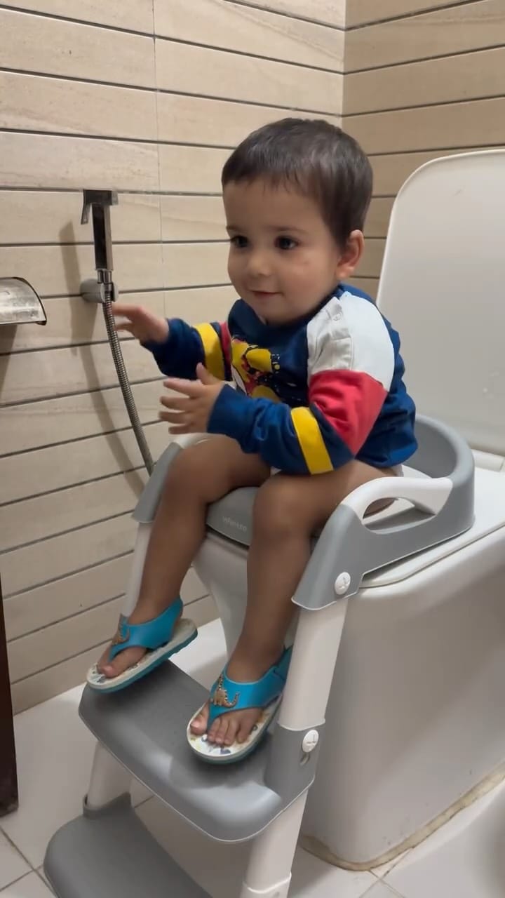 Post 10 by Komal Vij on Instagram (video)