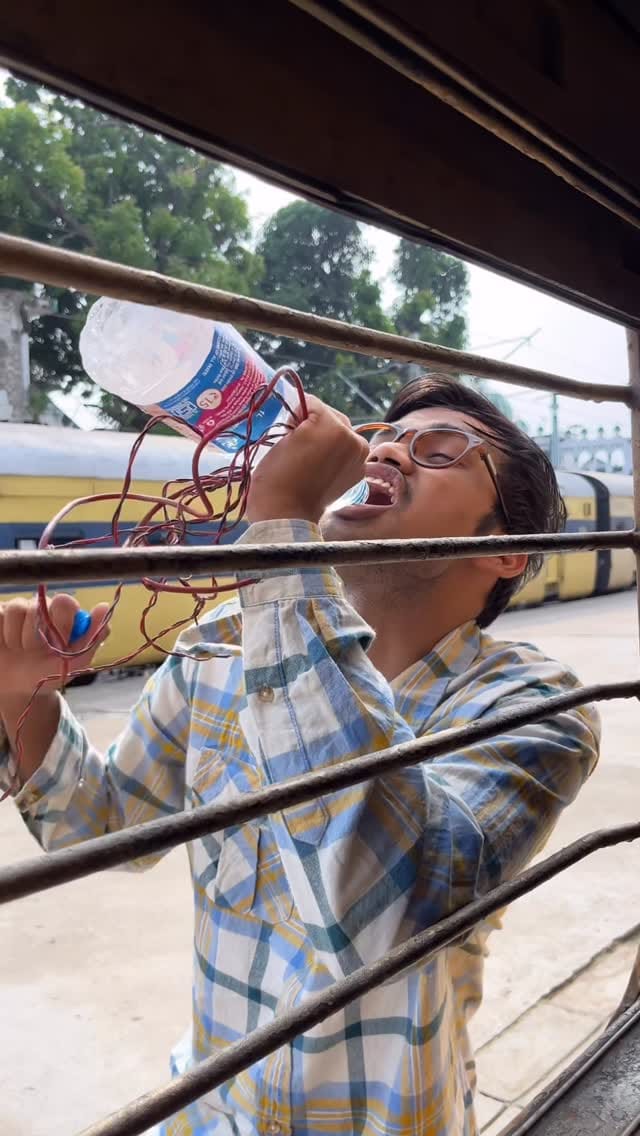 Post 10 by Kundan KD on Instagram (video)