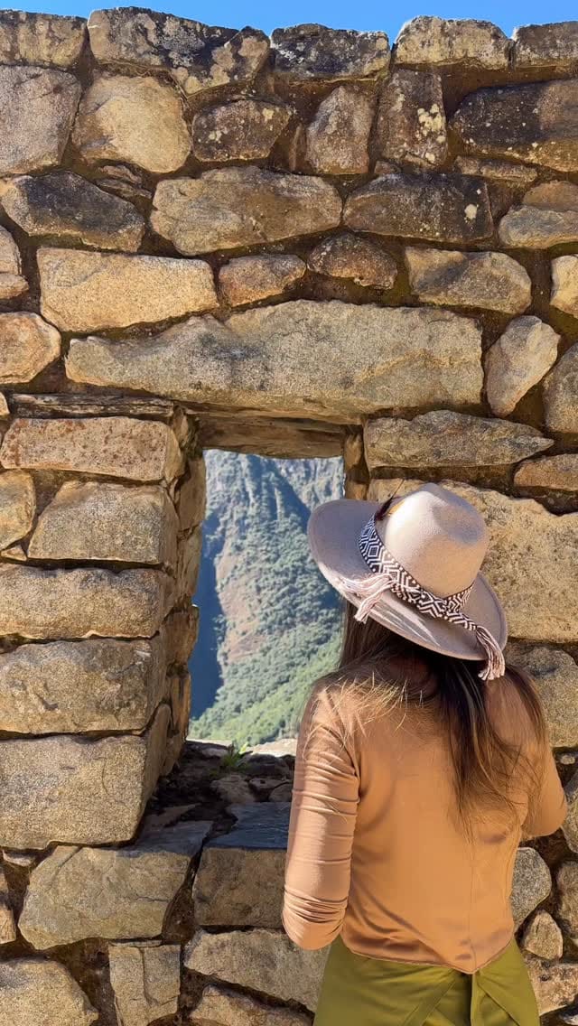 Post 2 by #SomosAlquimia🧿 By Tamy Esquivel on Instagram (video)