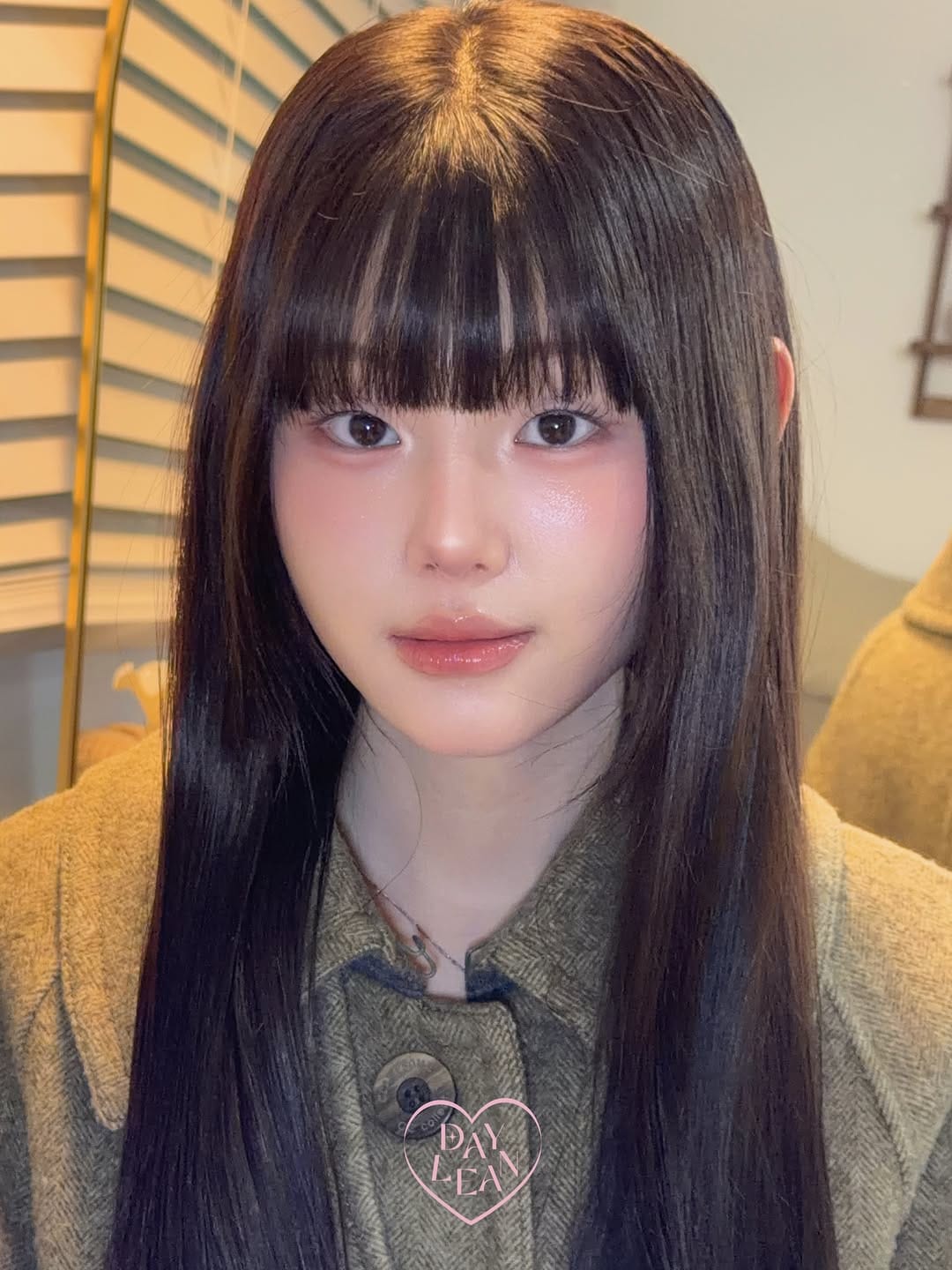 Post 1 by 데이린 메이크업 daylean makeup | 홍대 메이크업 클래스 韓国メイク on Instagram (image)