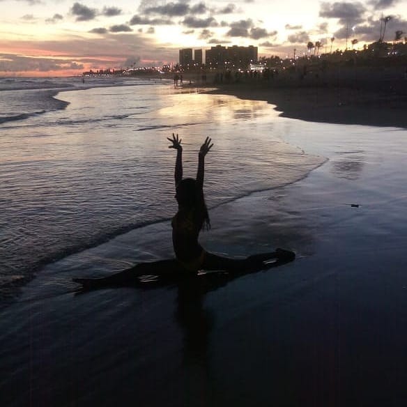 Post 1 by Maria Eduarda Rosa on Instagram (image)