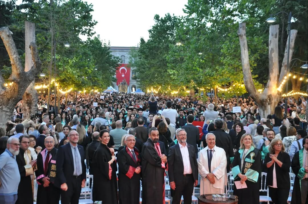 Post 2 by İ.Ü. Edebiyat Fakültesi on Instagram (carousel)