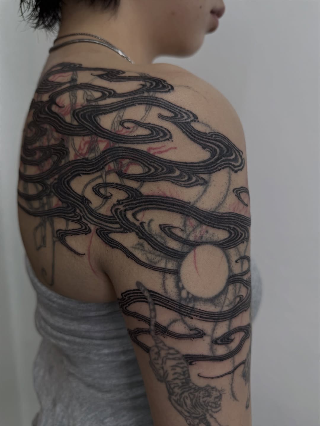 Post 5 by 타투이스트 혼각 (hongak Tattooist) on Instagram (carousel)
