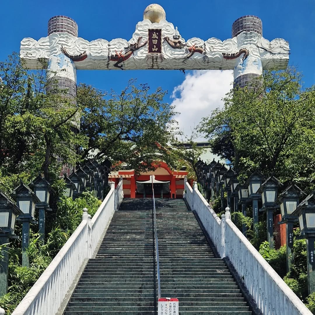 Post 1 by Christopher Glass on Instagram (carousel)
