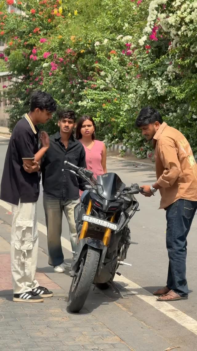 Post 3 by Vishal Khudaniya on Instagram (video)