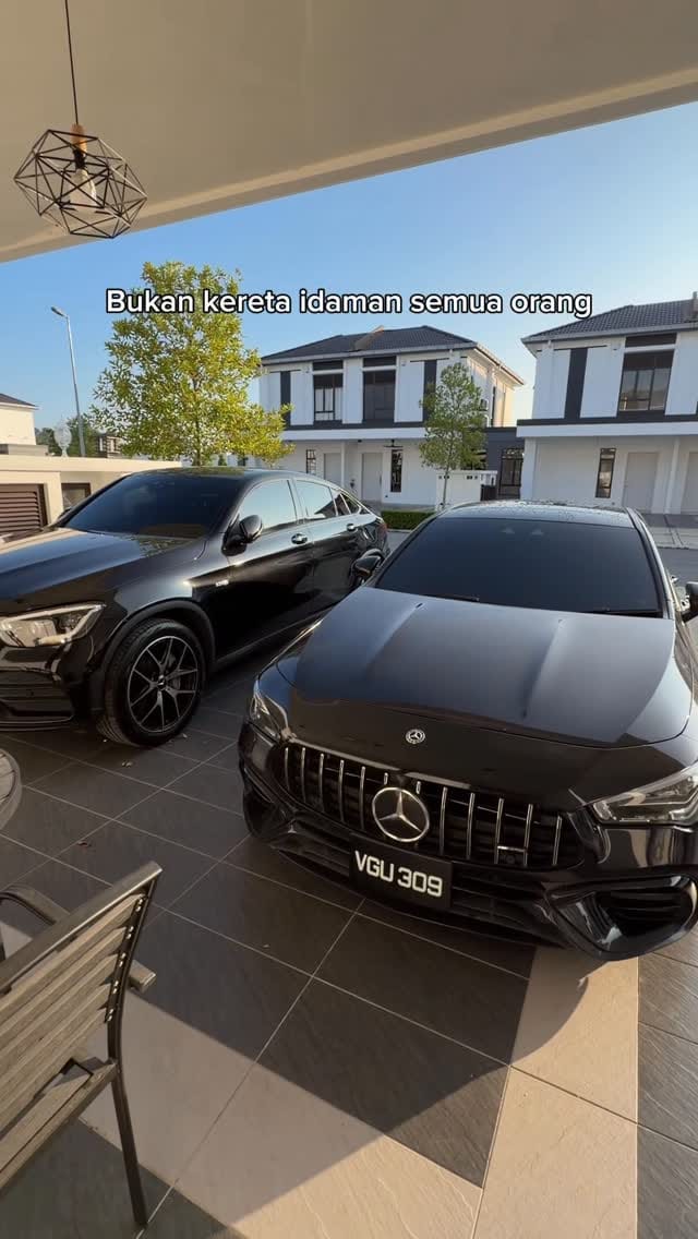 Post 8 by Nazmi Farise on Instagram (video)