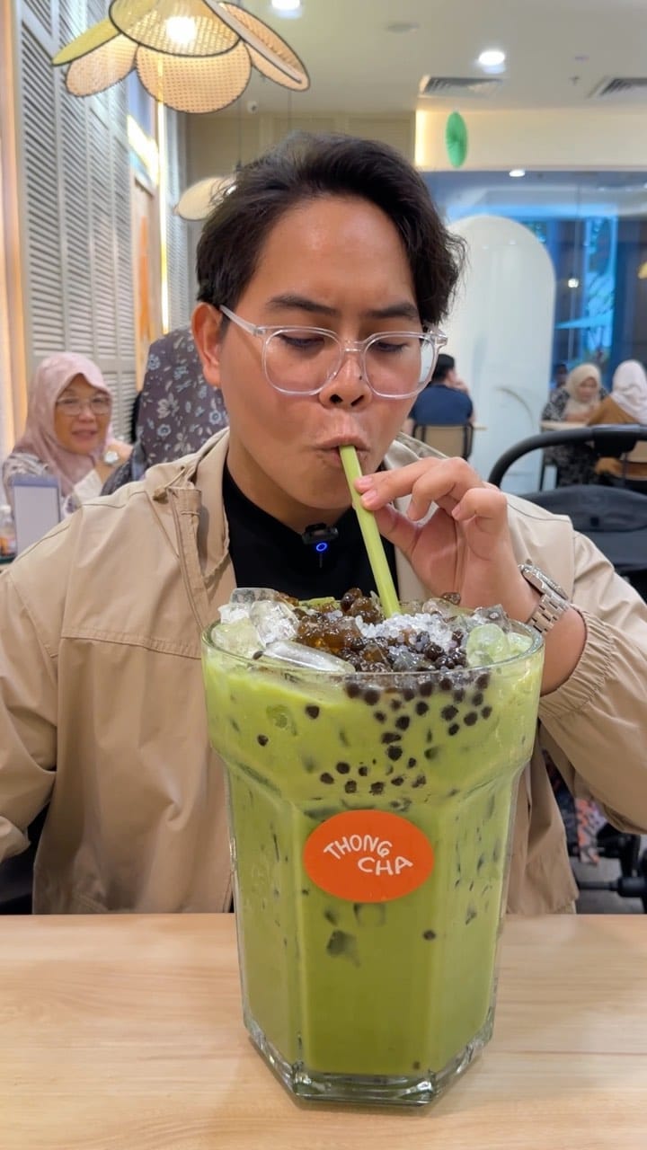Post 10 by Nazmi Farise on Instagram (video)