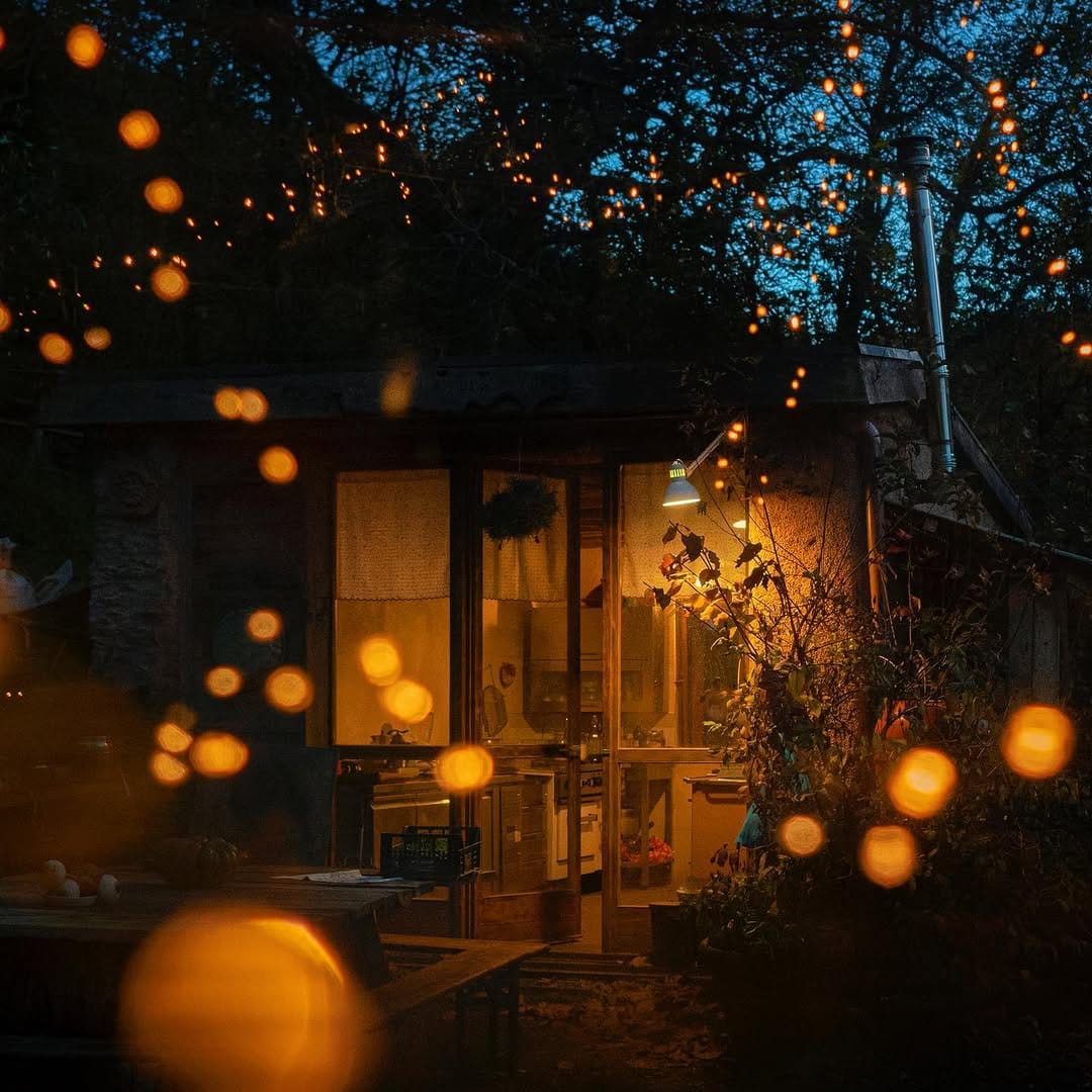 Post 10 by Francesco Pistilli on Instagram (image)