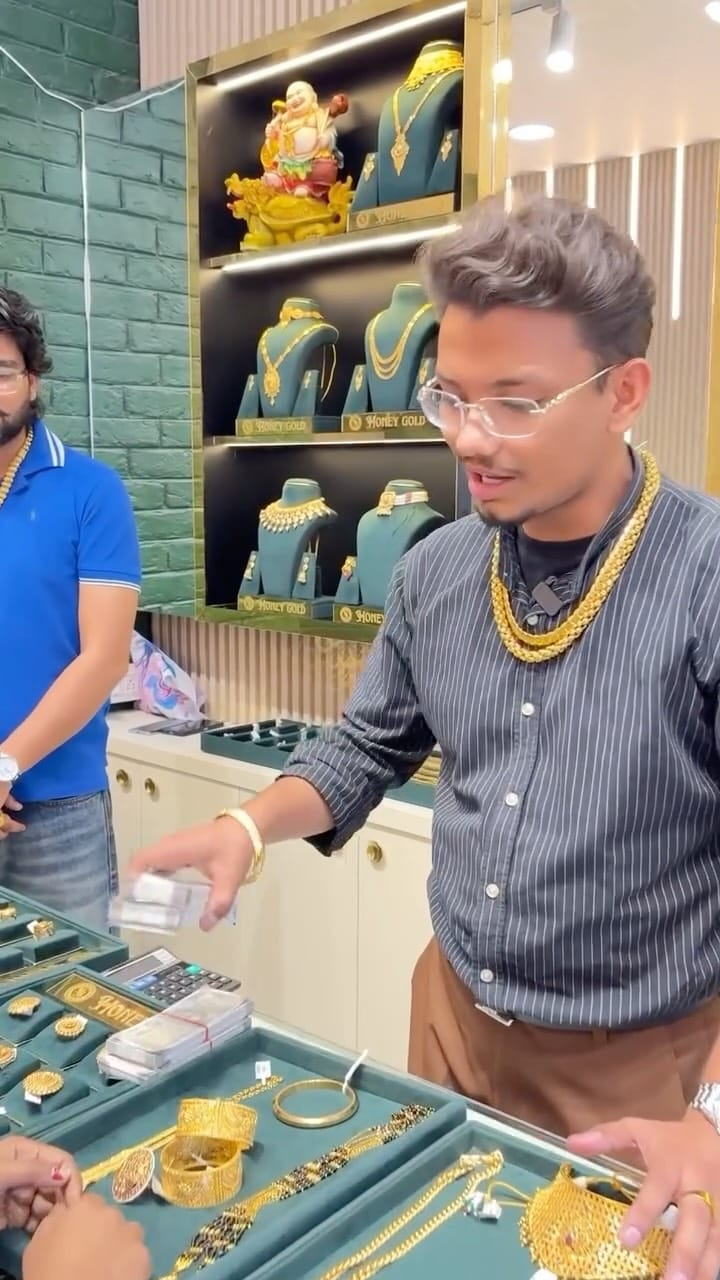 Post 10 by LocalMato_punjabi on Instagram (video)