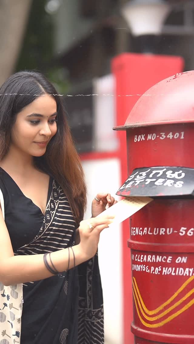 Post 5 by Paareshaa Sharma |Actor & Content Creator on Instagram (video)