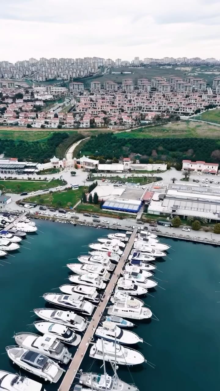 Post 8 by Calisto Balık on Instagram (video)