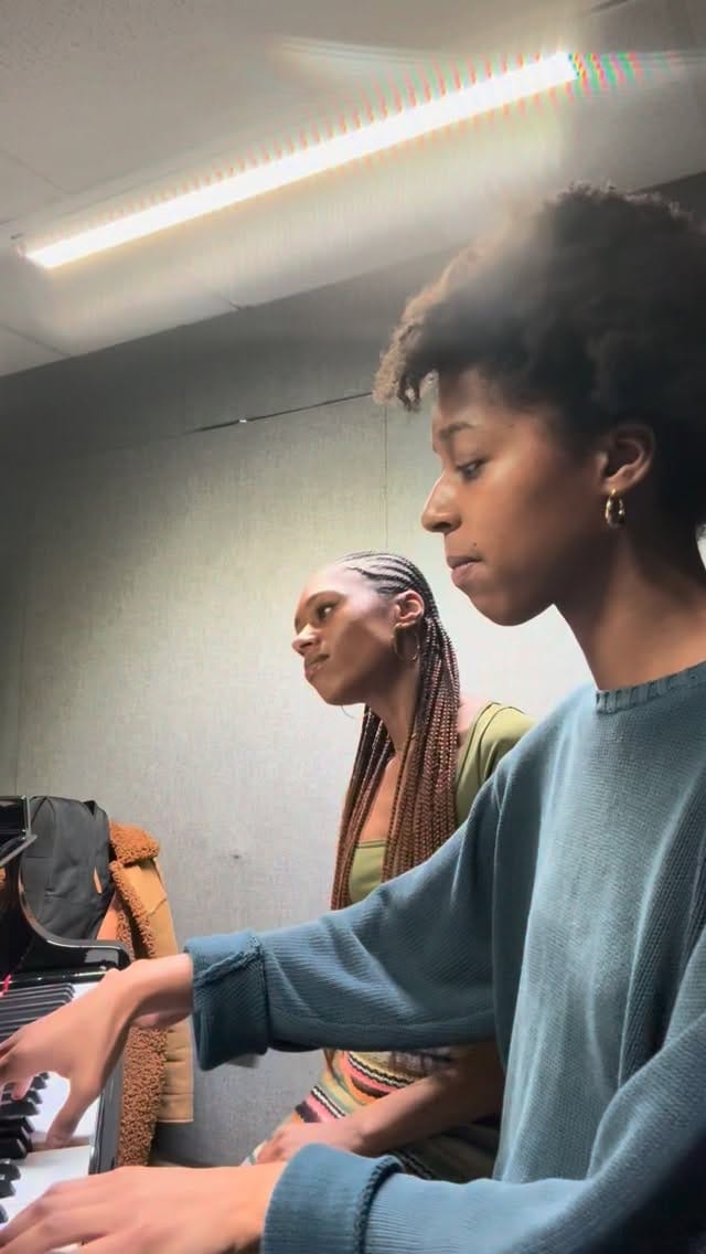 Post 6 by Isata Kanneh-Mason on Instagram (video)