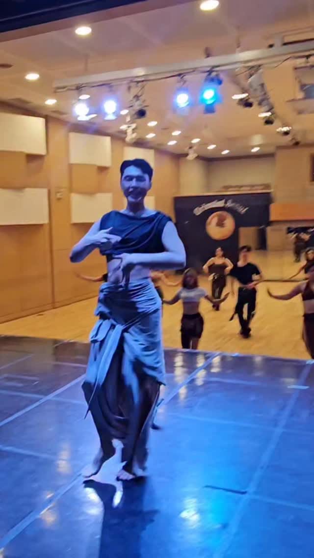 Post 7 by Robin kim on Instagram (video)