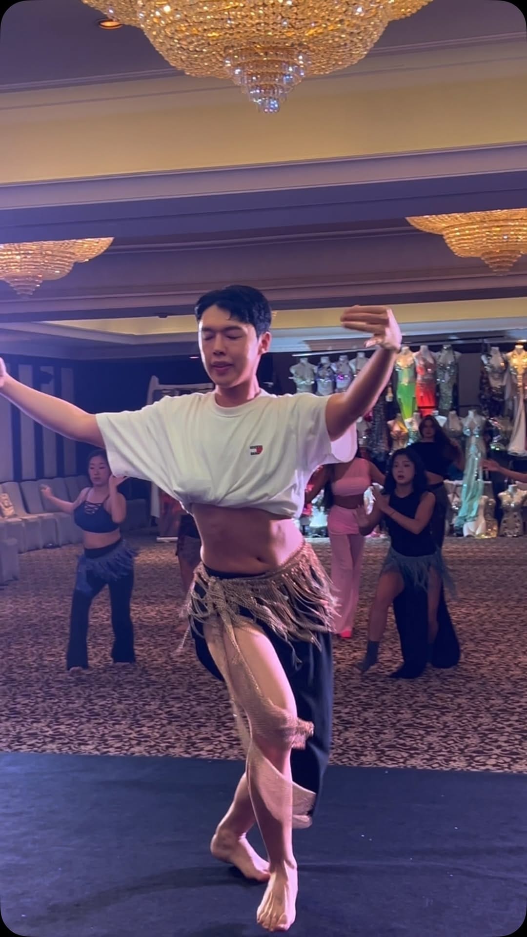 Post 2 by Robin kim on Instagram (video)