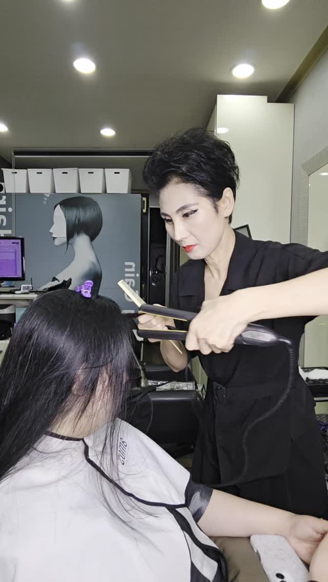 Post 9 by Rhea Jeong on Instagram (video)