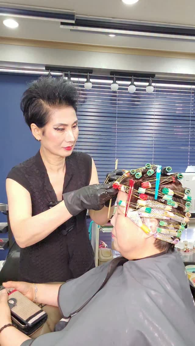 Post 8 by Rhea Jeong on Instagram (video)