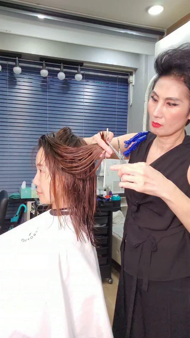Post 5 by Rhea Jeong on Instagram (video)