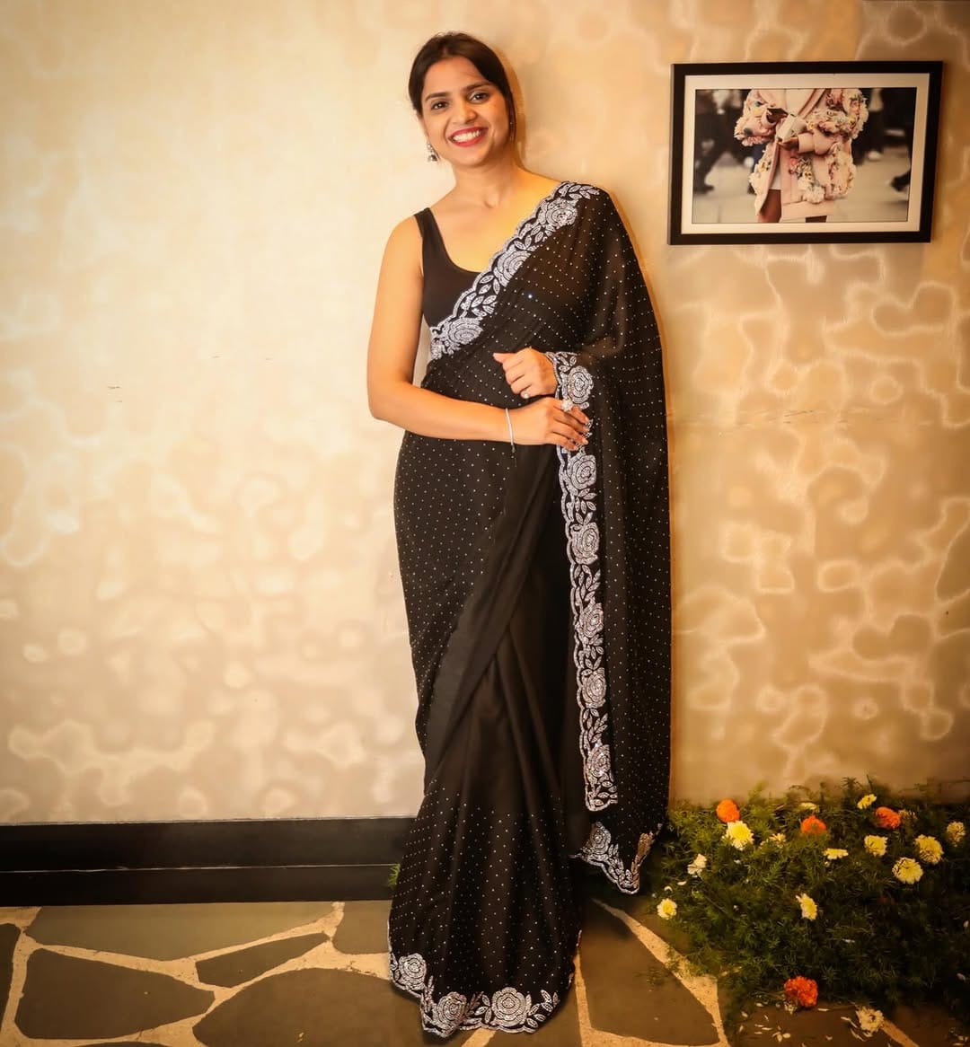 Post 7 by Harsha Khatri🧿 on Instagram (image)