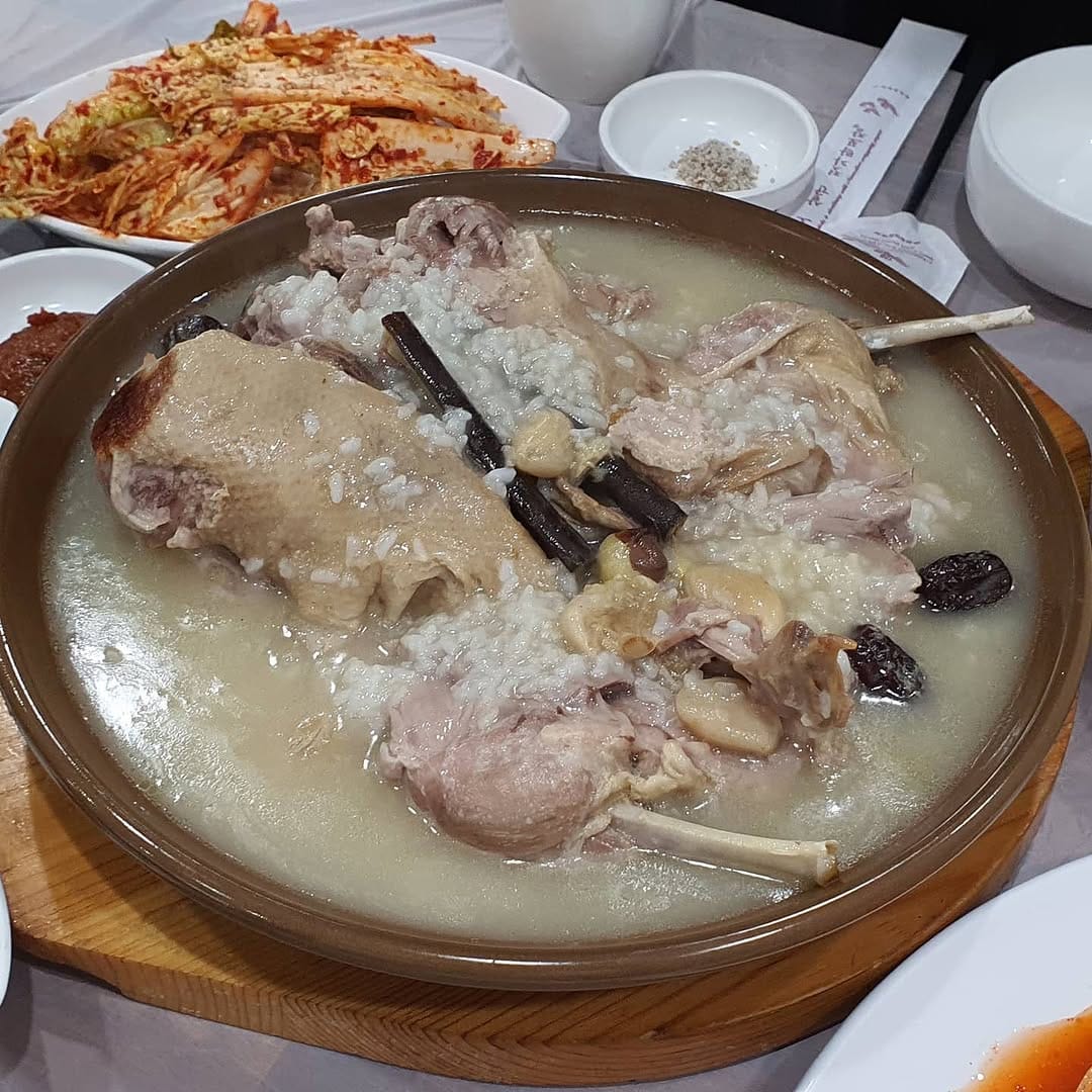 Post 9 by 대전맛집 대전은맛있다 on Instagram (carousel)