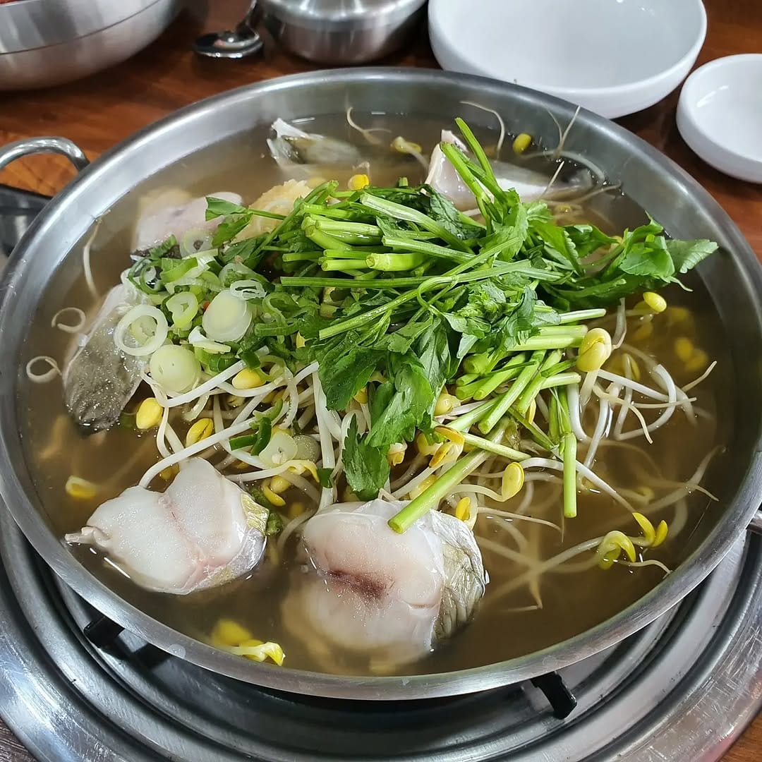 Post 7 by 대전맛집 대전은맛있다 on Instagram (carousel)