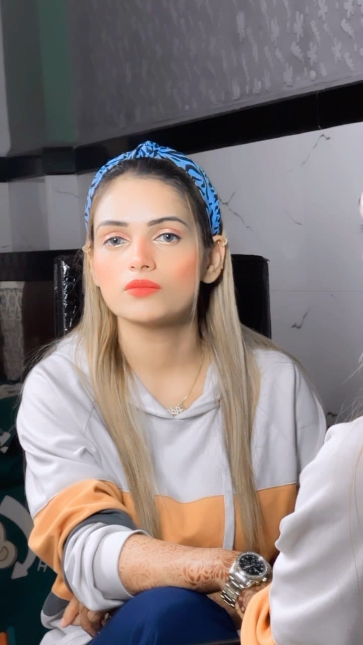 Post 10 by ❤Adaah Shaikh❤️ on Instagram (video)