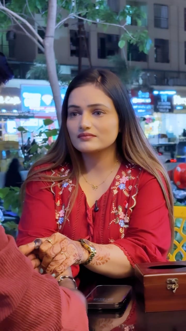 Post 2 by ❤Adaah Shaikh❤️ on Instagram (video)