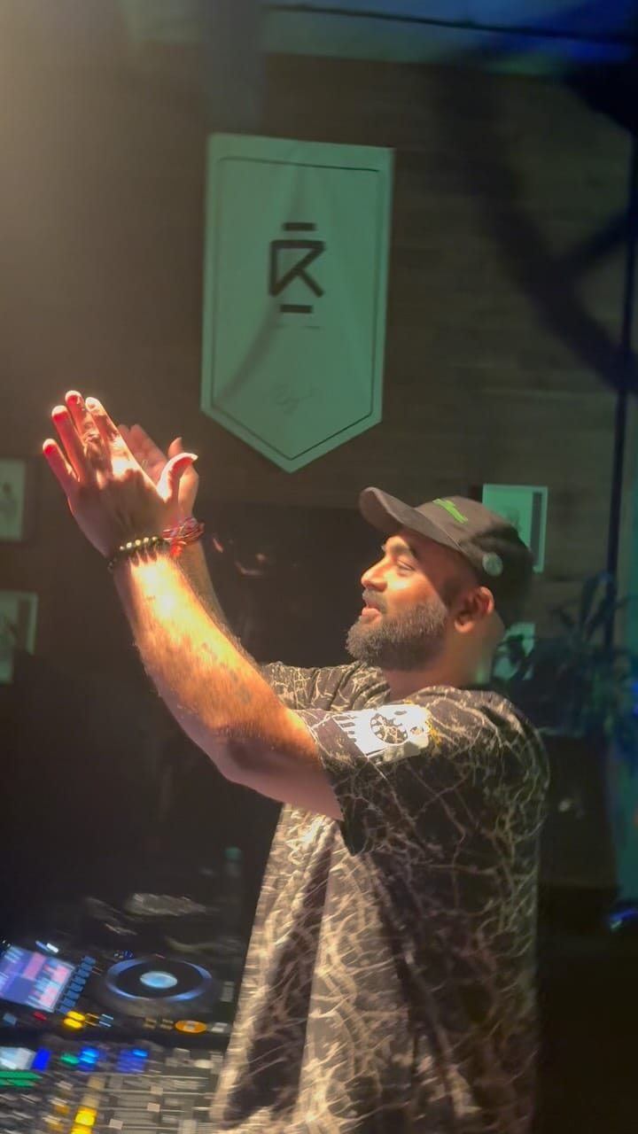 Post 3 by Nipun Divecha on Instagram (video)