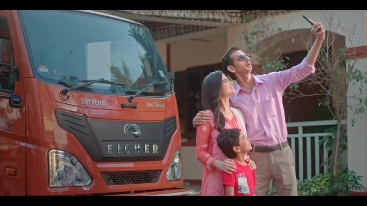 Post 7 by Prasoon Srivastava on Instagram (video)