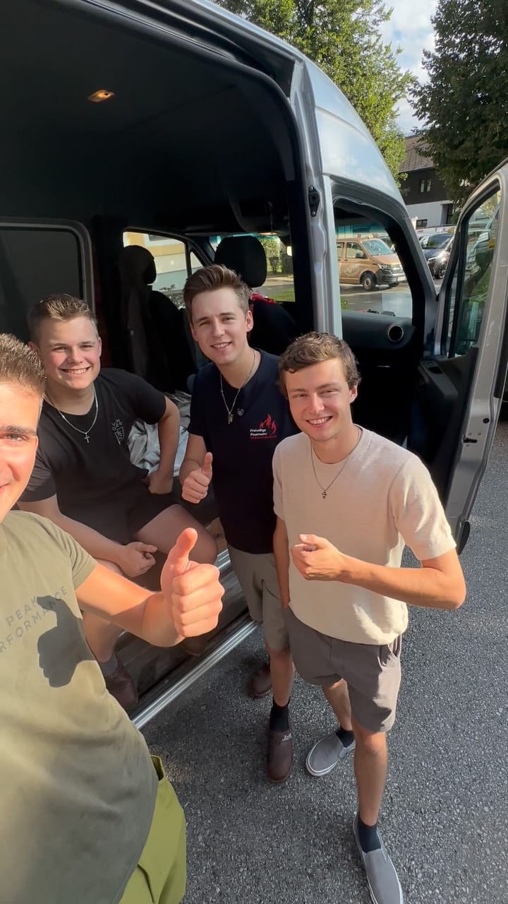 Post 1 by Brennholz die Band on Instagram (video)