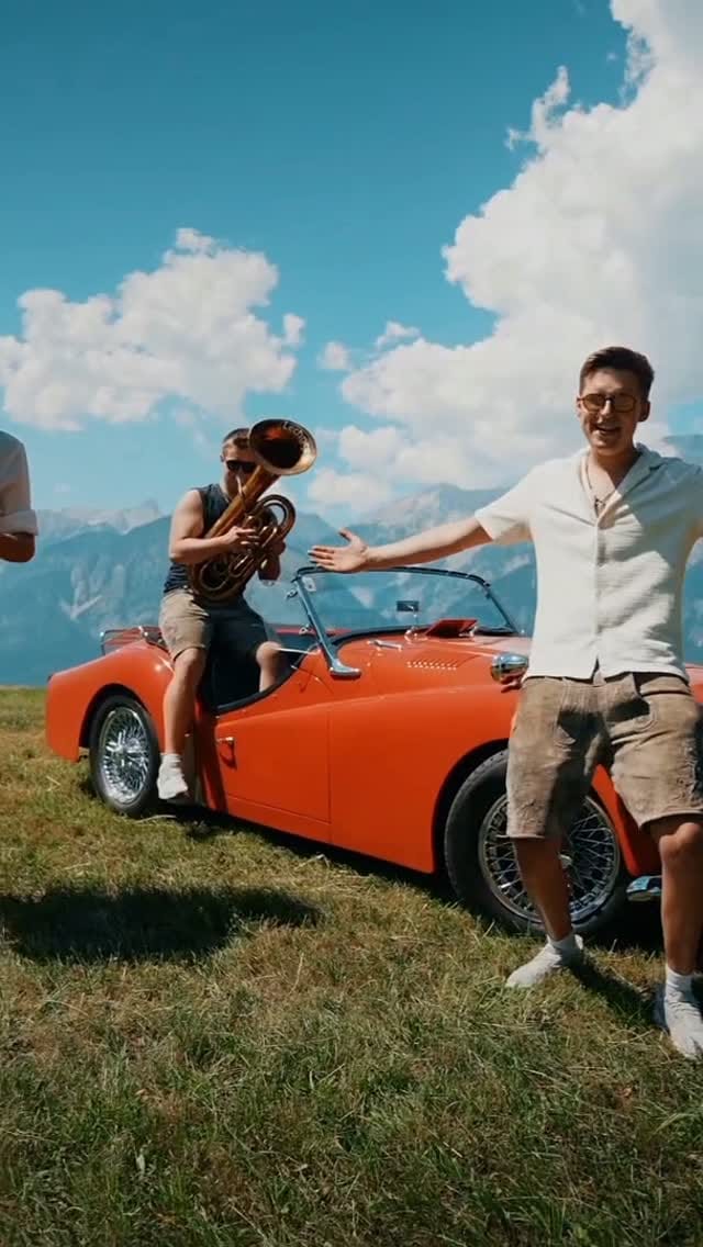 Post 4 by Brennholz die Band on Instagram (video)
