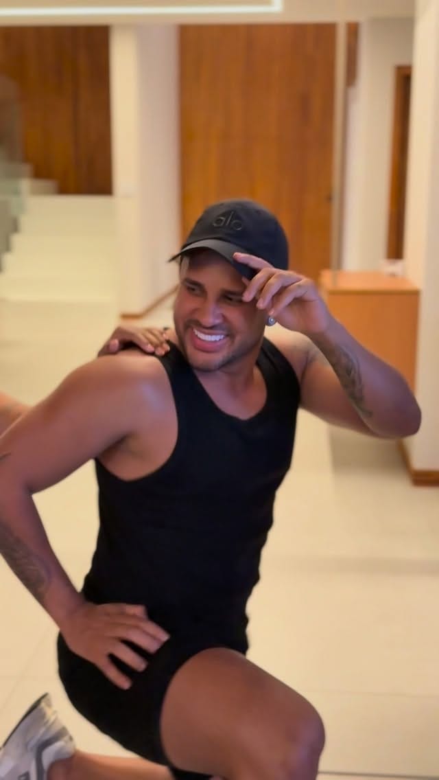 Post 9 by Lila Brasileiro on Instagram (video)