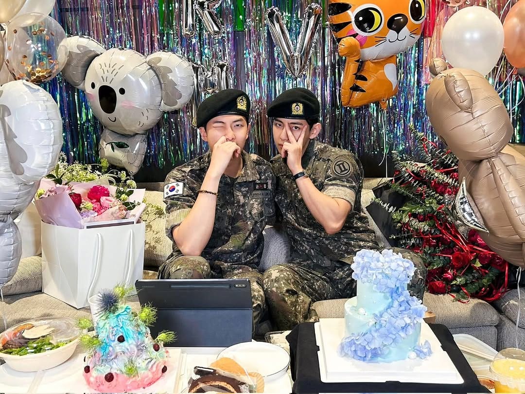 Post 6 by BTS Kim Taehyung-V(김태형⁷)🐻 on Instagram (image)