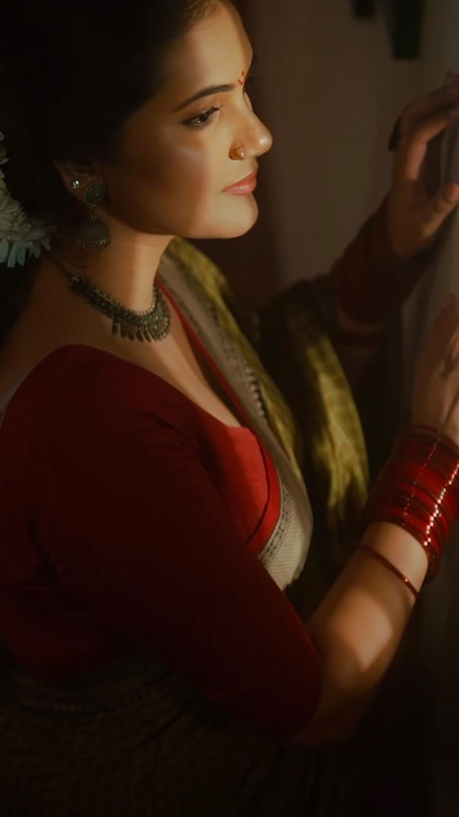 Post 4 by Geethiyaa Varman on Instagram (video)