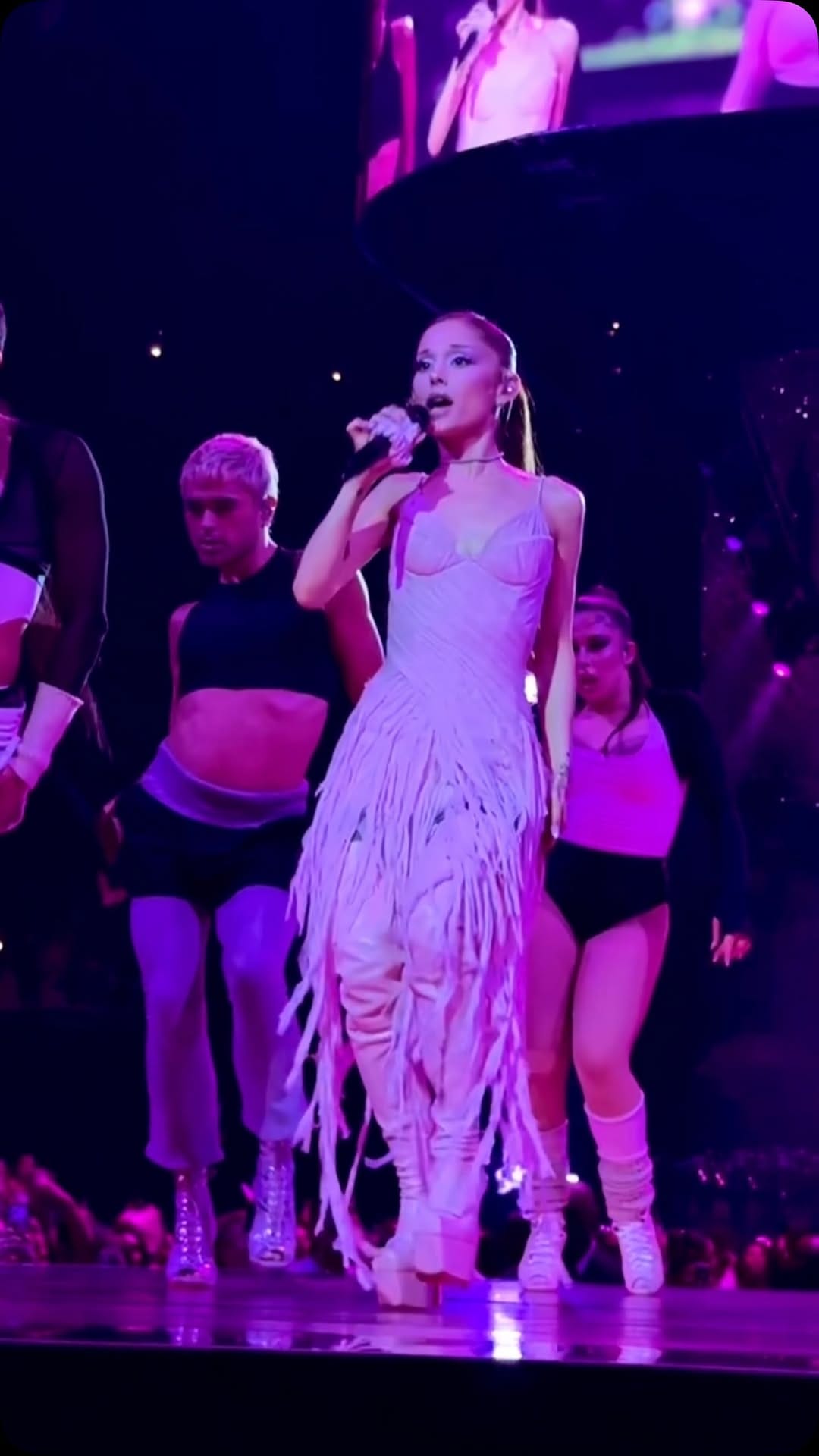 Post 3 by Ariana Grande Updates • Xabier Seco on Instagram (video)