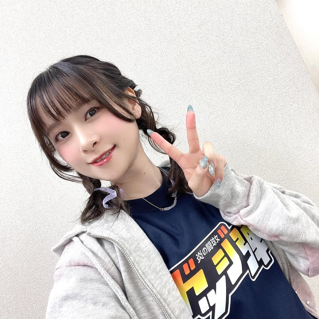 Post 8 by 前田佳織里_official on Instagram (carousel)