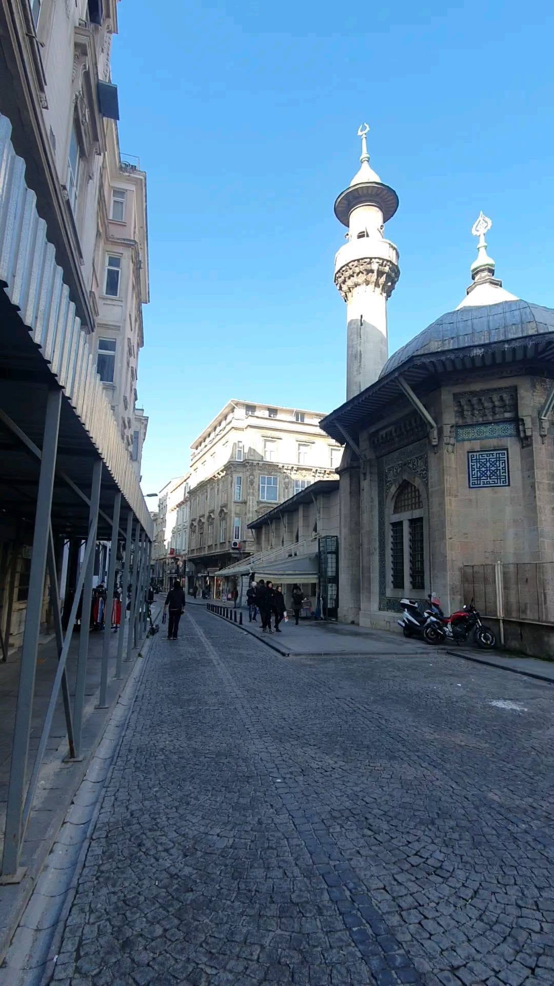 Post 5 by İstanbul Camileri on Instagram (video)