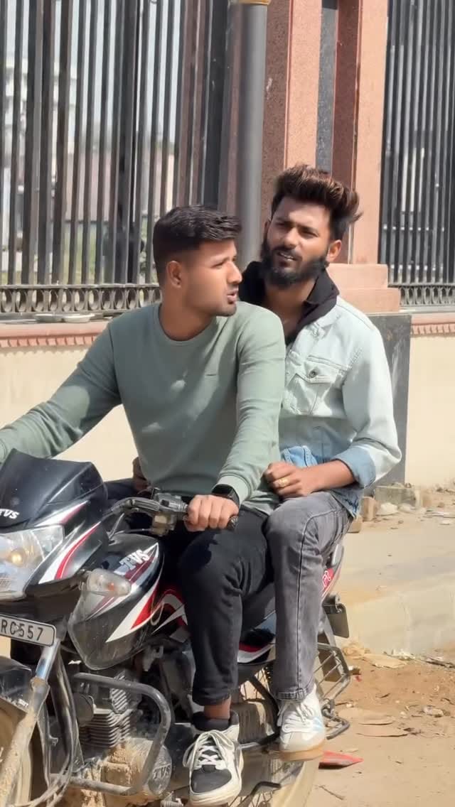 Post 5 by Rudra Singh on Instagram (video)