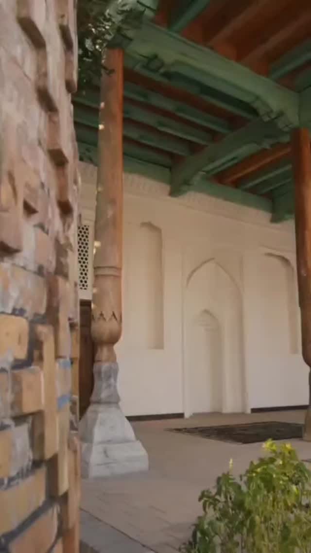 Post 2 by Butik Assyaffa on Instagram (video)