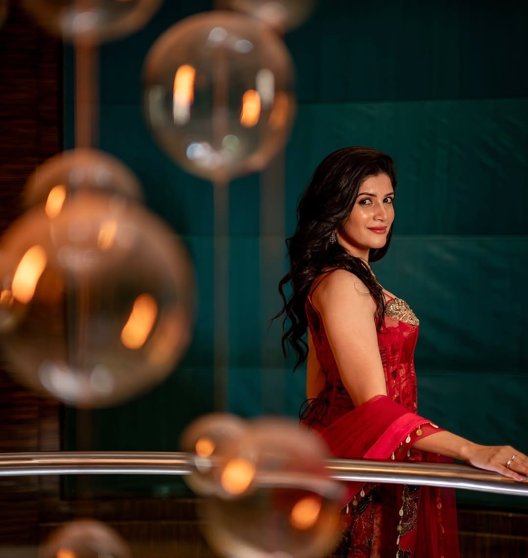 Post 6 by Divya Shetty on Instagram (carousel)