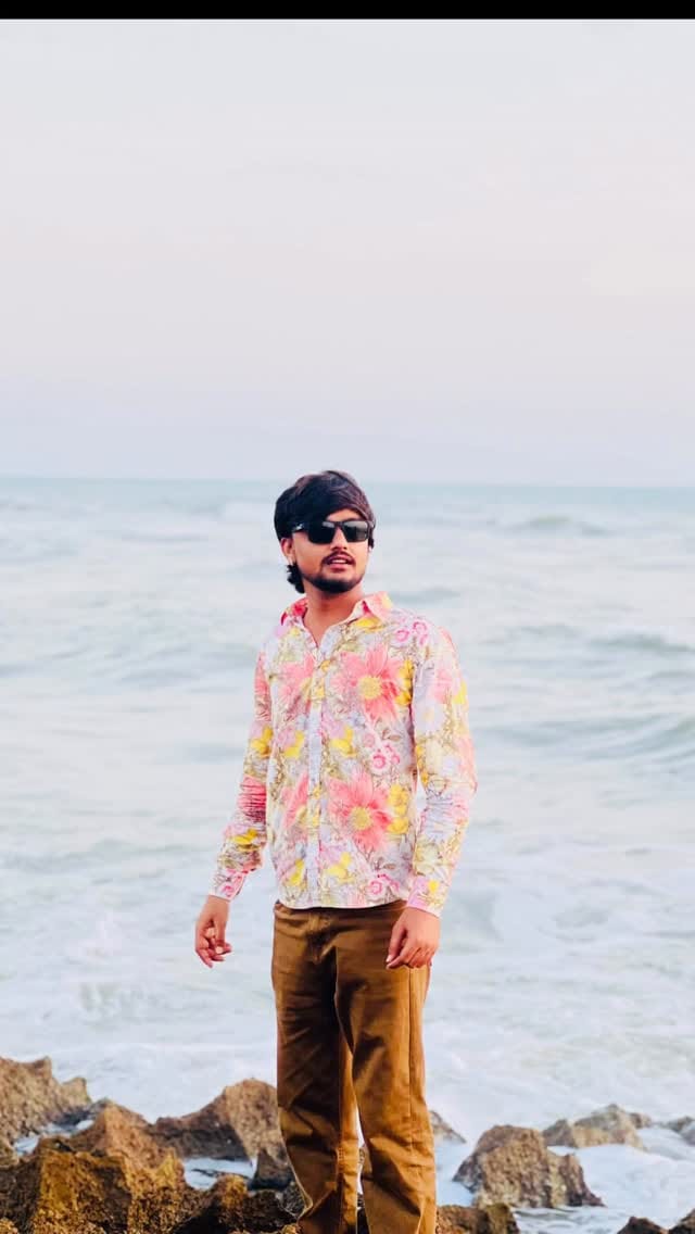 Post 8 by Dhruv Koitavad Meldi on Instagram (video)