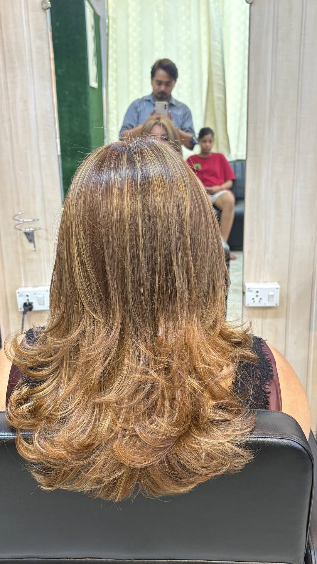 Post 2 by RAHUL BANSIWAL SALON on Instagram (video)