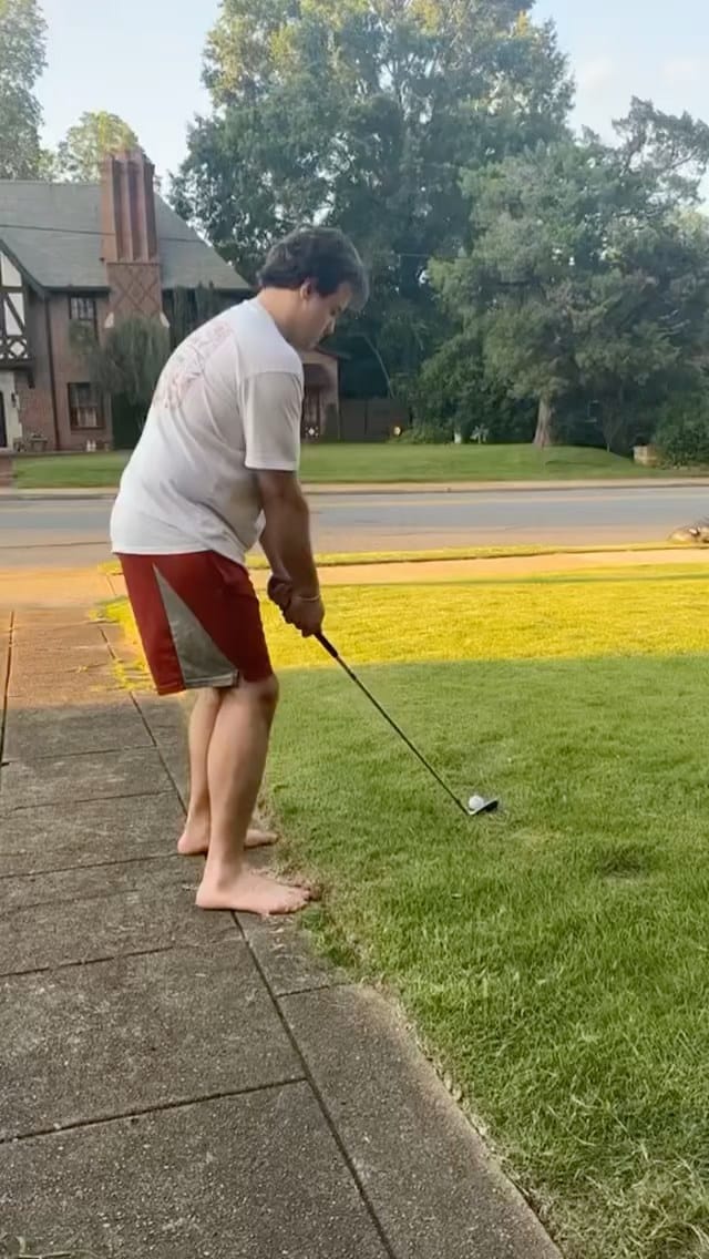 Post 2 by ElMomeroOfficial on Instagram (video)