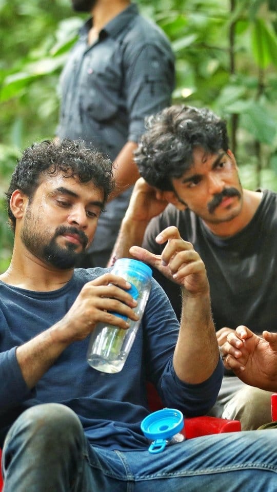 Post 10 by Dhanesh Aanand on Instagram (video)