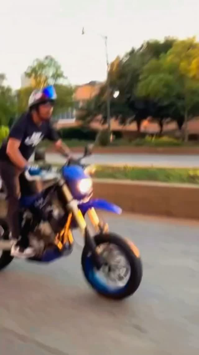 Post 1 by Moeschino on Instagram (video)